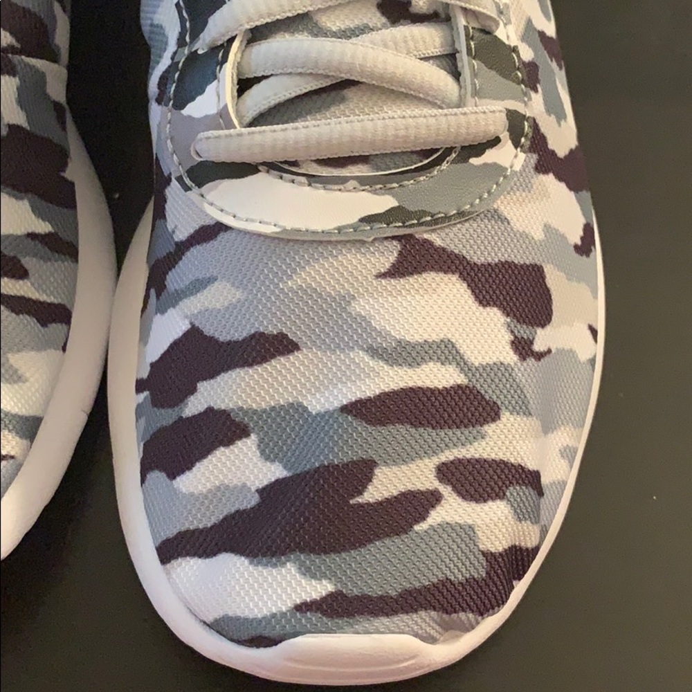 Nike Tanjun camo Sneakers - Picture 5 of 8